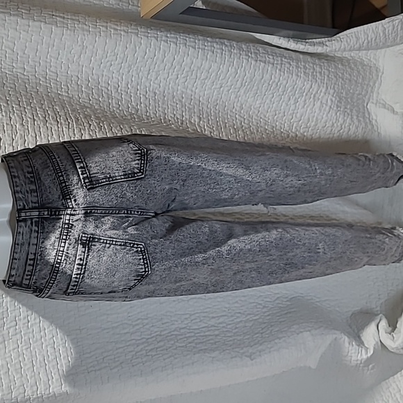 Grey Ripped Jeans - Picture 4 of 5